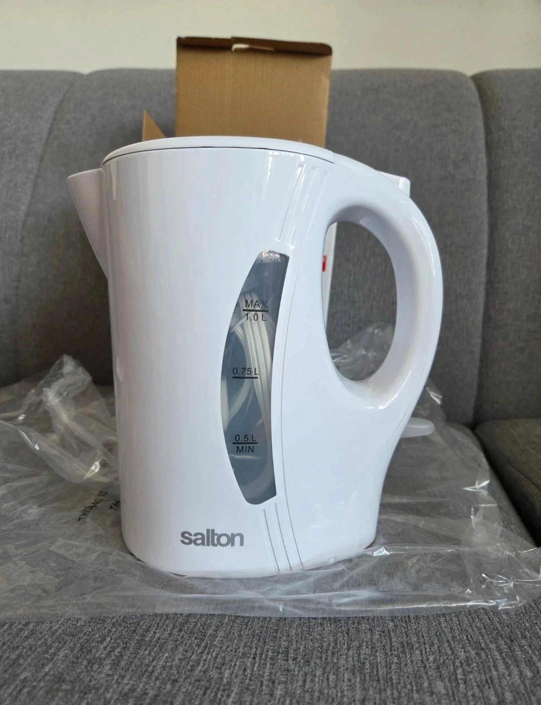 Brand new - Salton Electric Jug Kettle 1 Litre - White