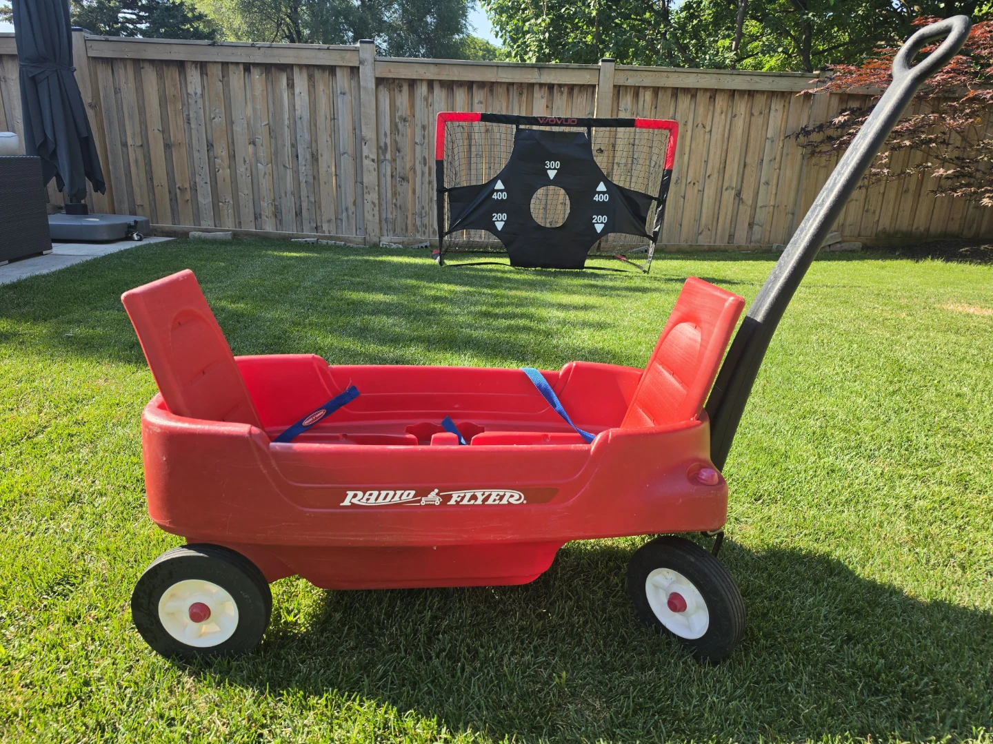 Radio Flyer Red Wagon with Seatbelts