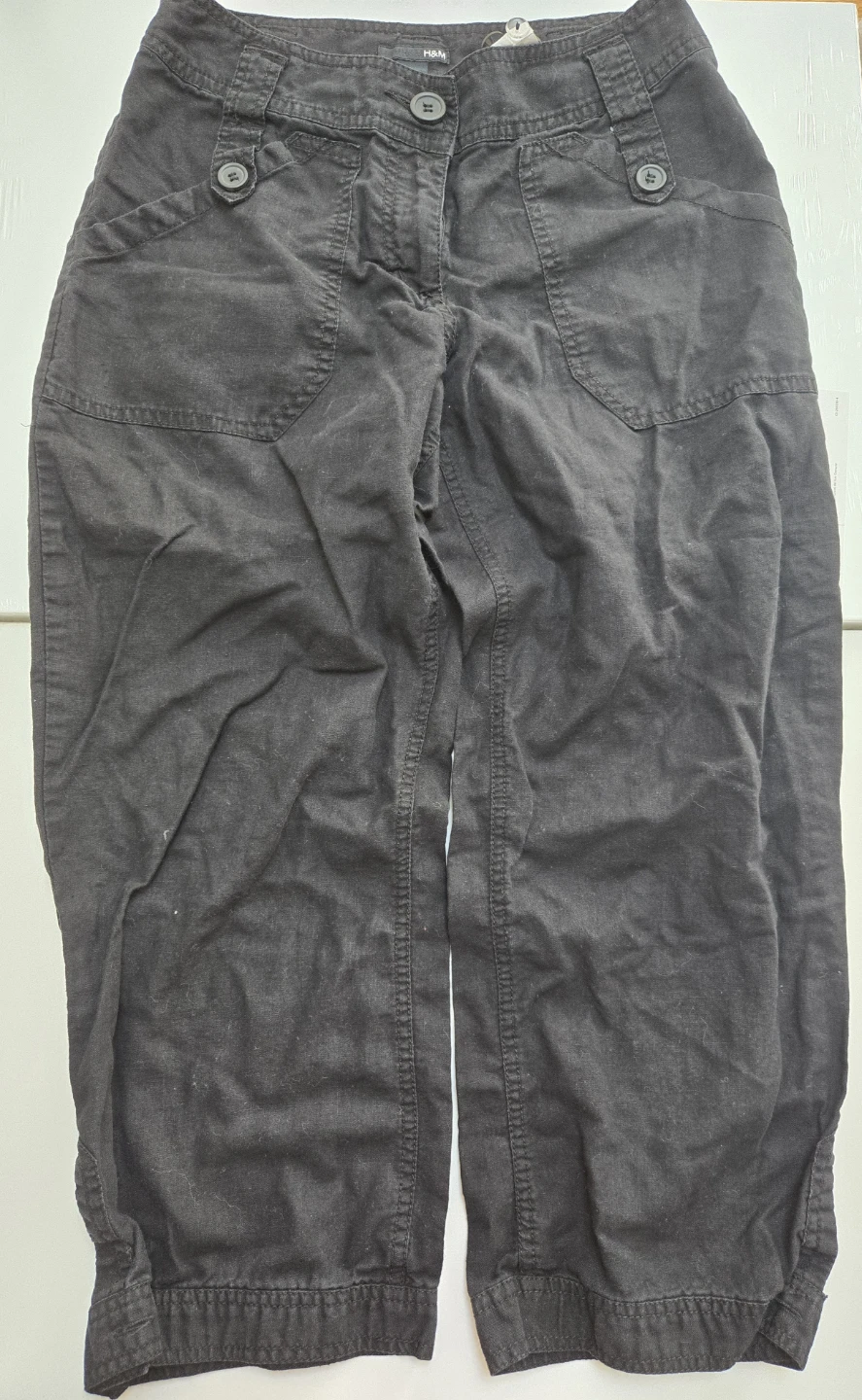 H&M Women's Black Cargo Capris Size US 4 EUR 34