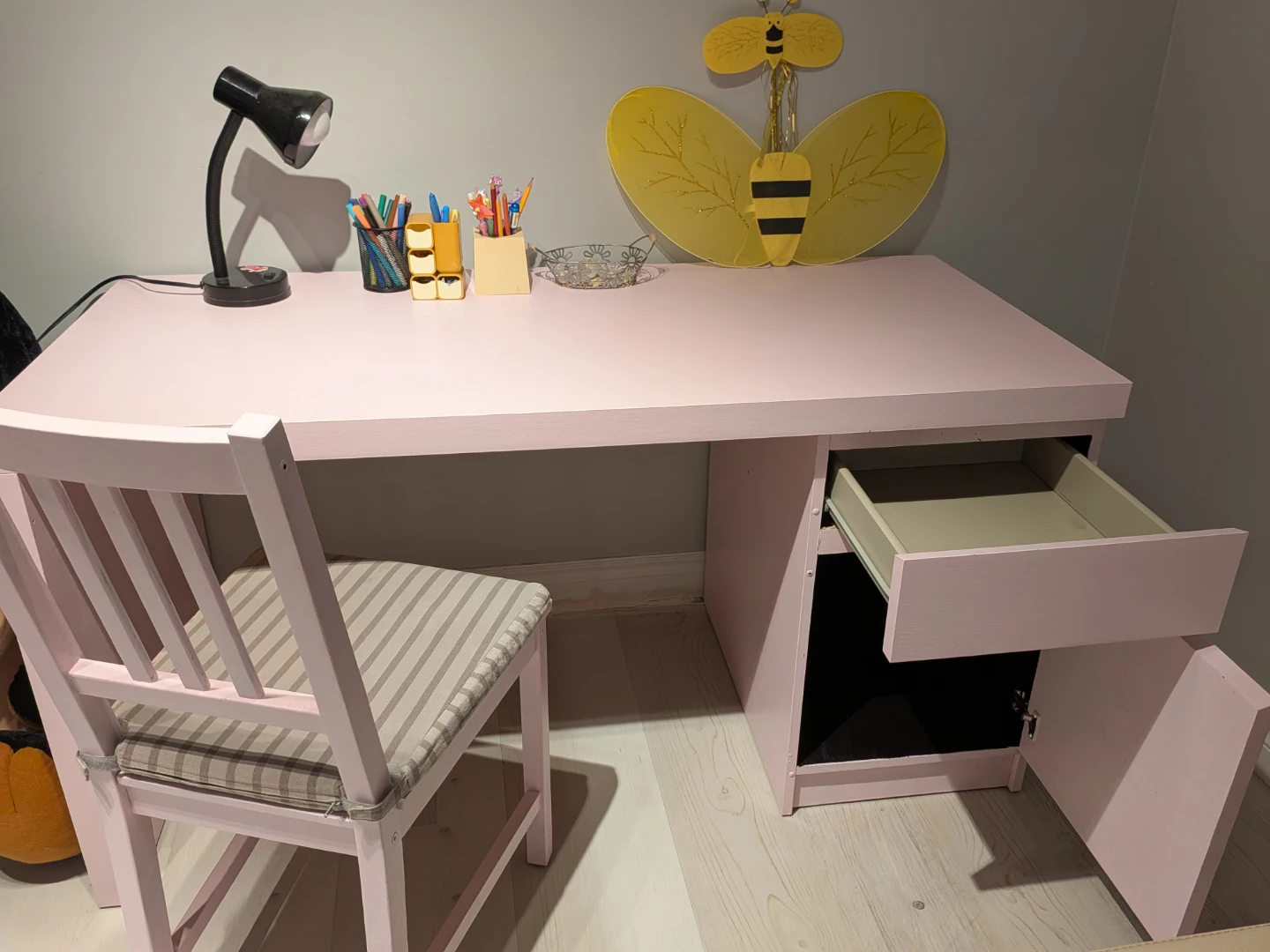 Pink kids desk with  draw, storage unit and matching chair - photo 2