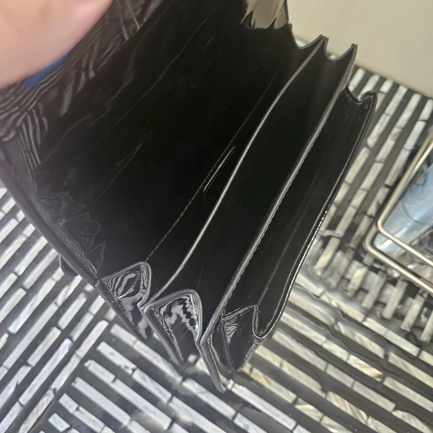 Saint Laurent Paris Black Patent Leather Shoulder Bag - photo 2