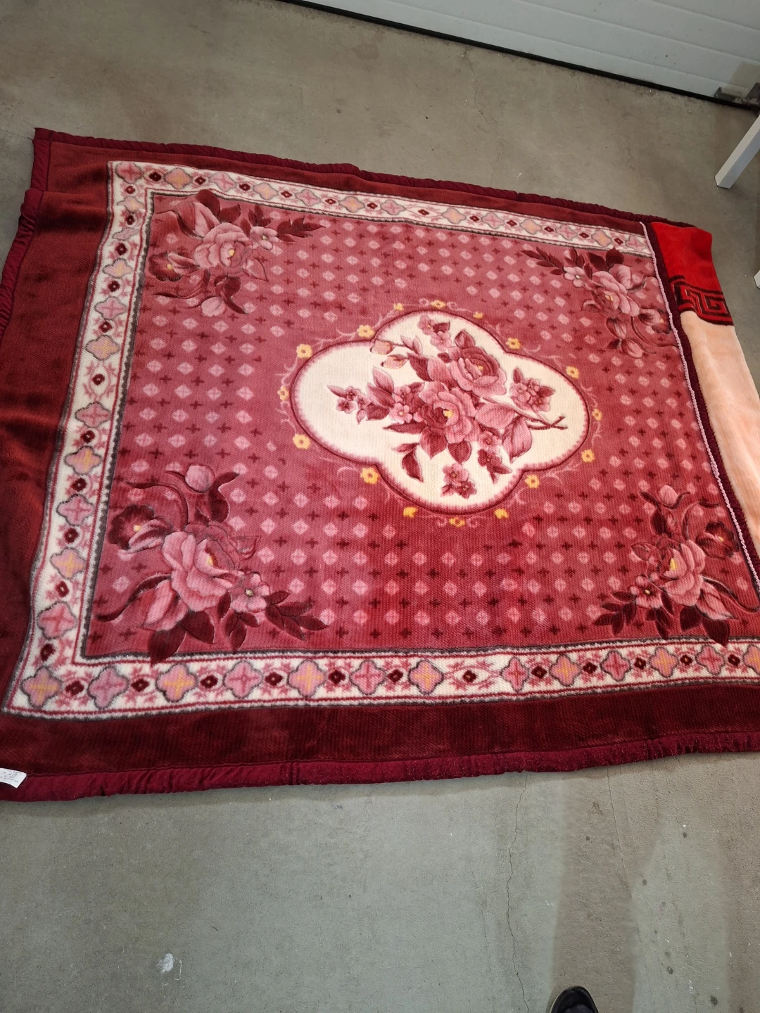Floral Plush Blanket - photo 2