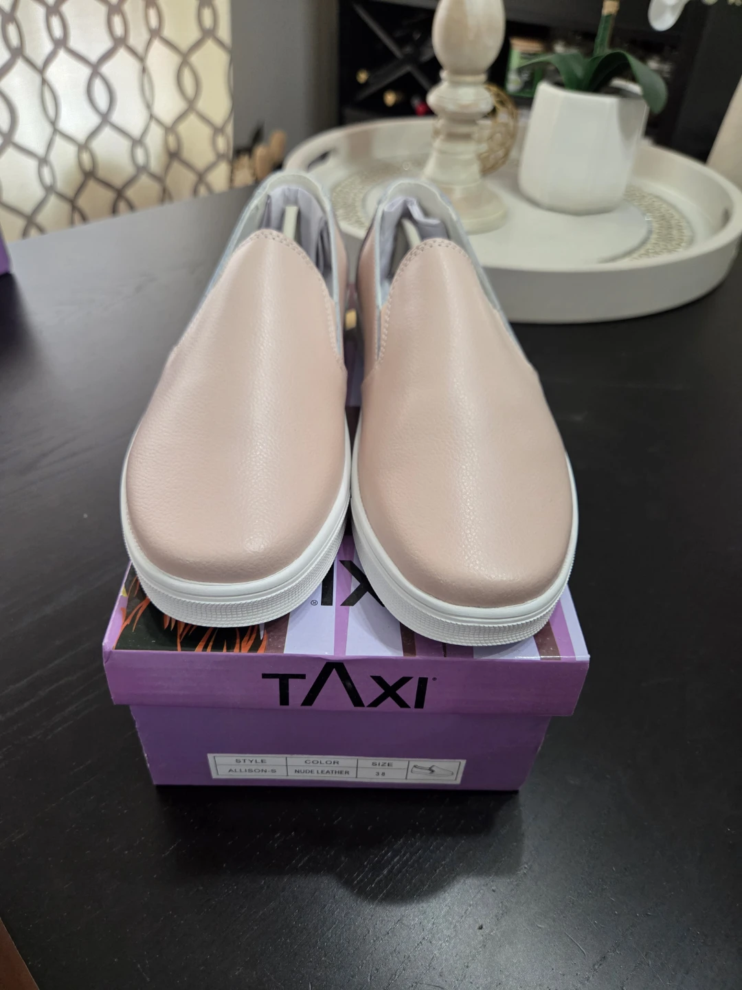 Ladies Slip-On Leather Shoes Size 38 Brand New in Box