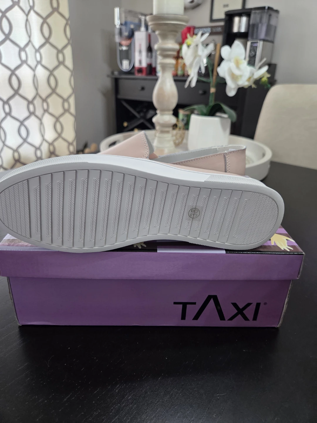 Ladies Slip-On Leather Shoes Size 38 Brand New in Box - photo 5