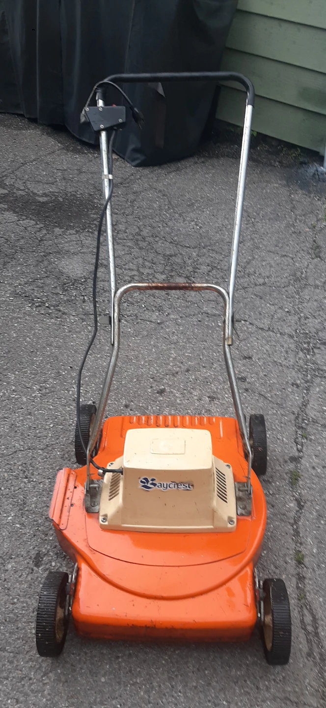 Baycrest Compact Electric Mower - photo 2