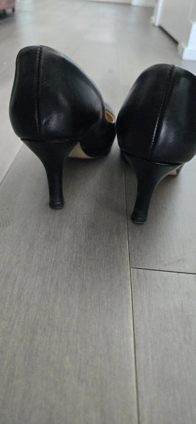 Italian Black Leather Heels - photo 3