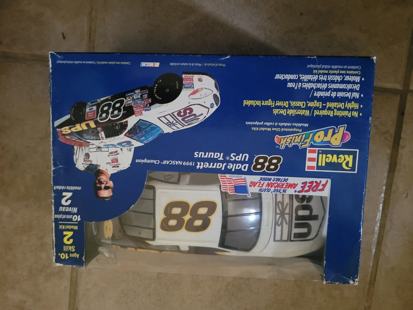 Revell 1999 NASCAR Champion Dale Jarrett UPS #88 Model Kit - photo 3