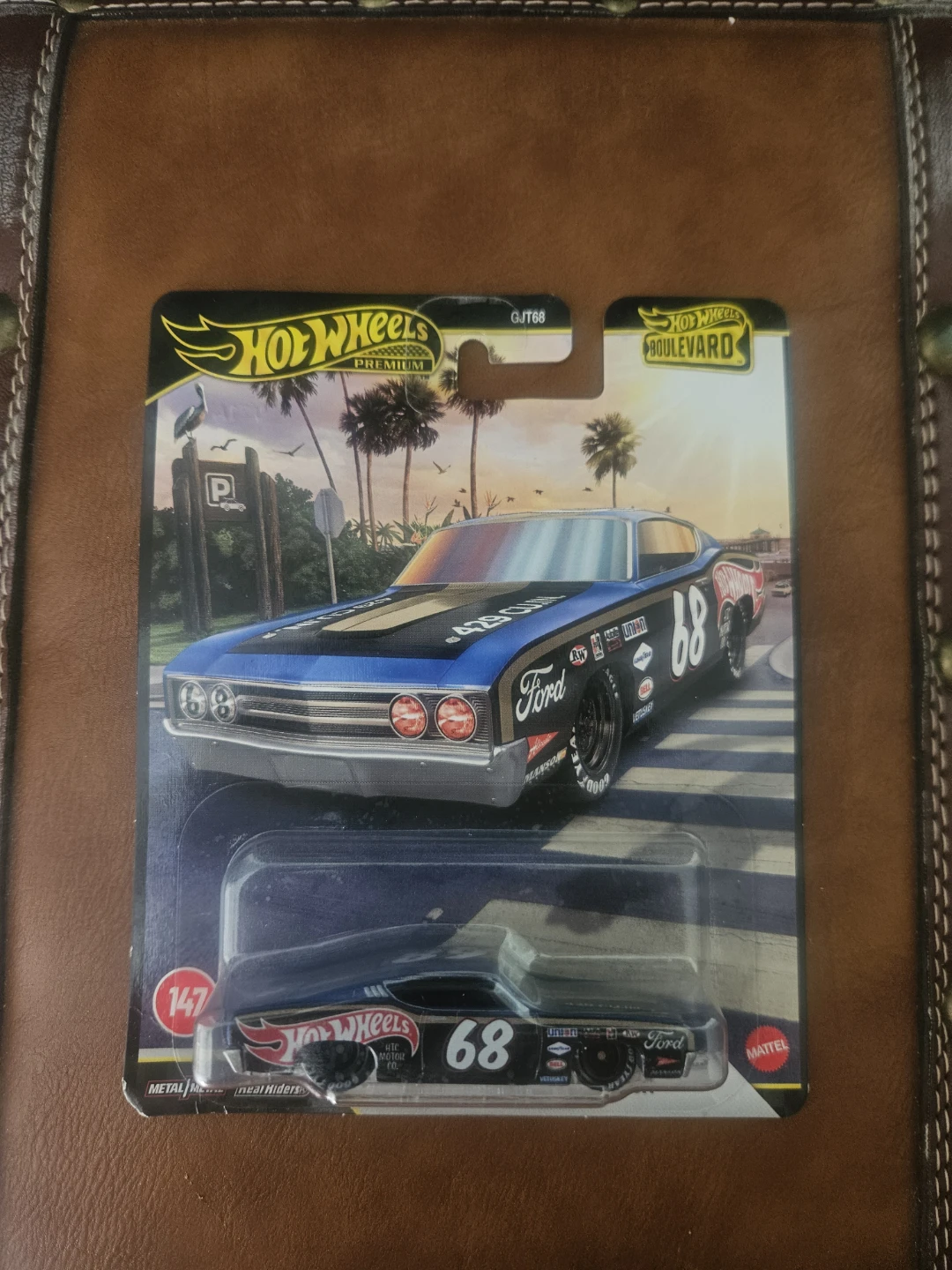 Hot Wheels Premium Boulevard Ford 68