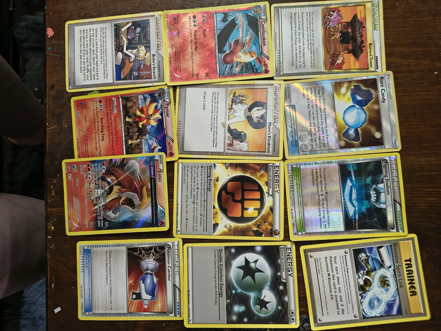 100 Assorted Pokémon Trading Cards - photo 2