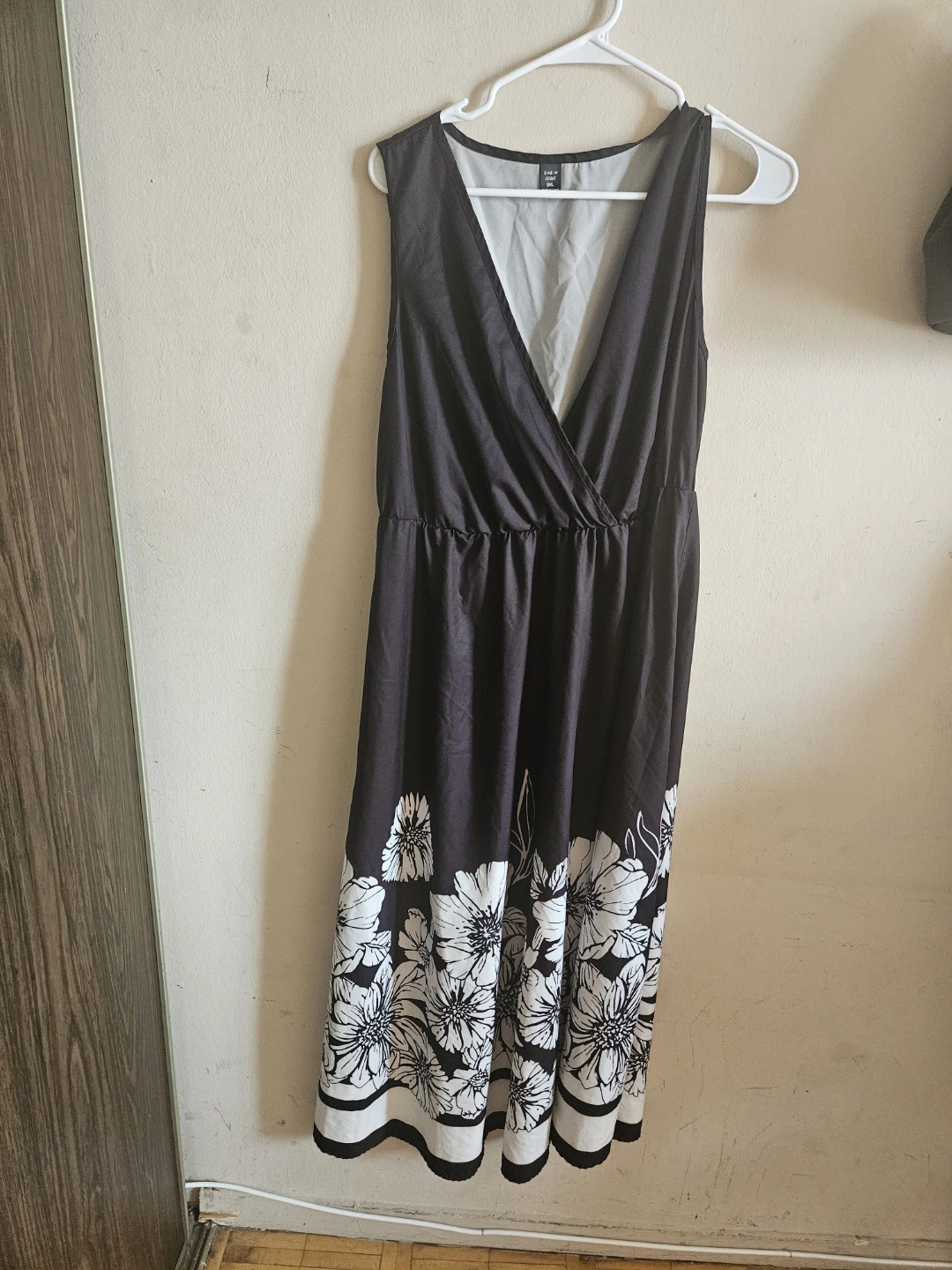 SHEIN Black Floral Sleeveless Wrap Dress
