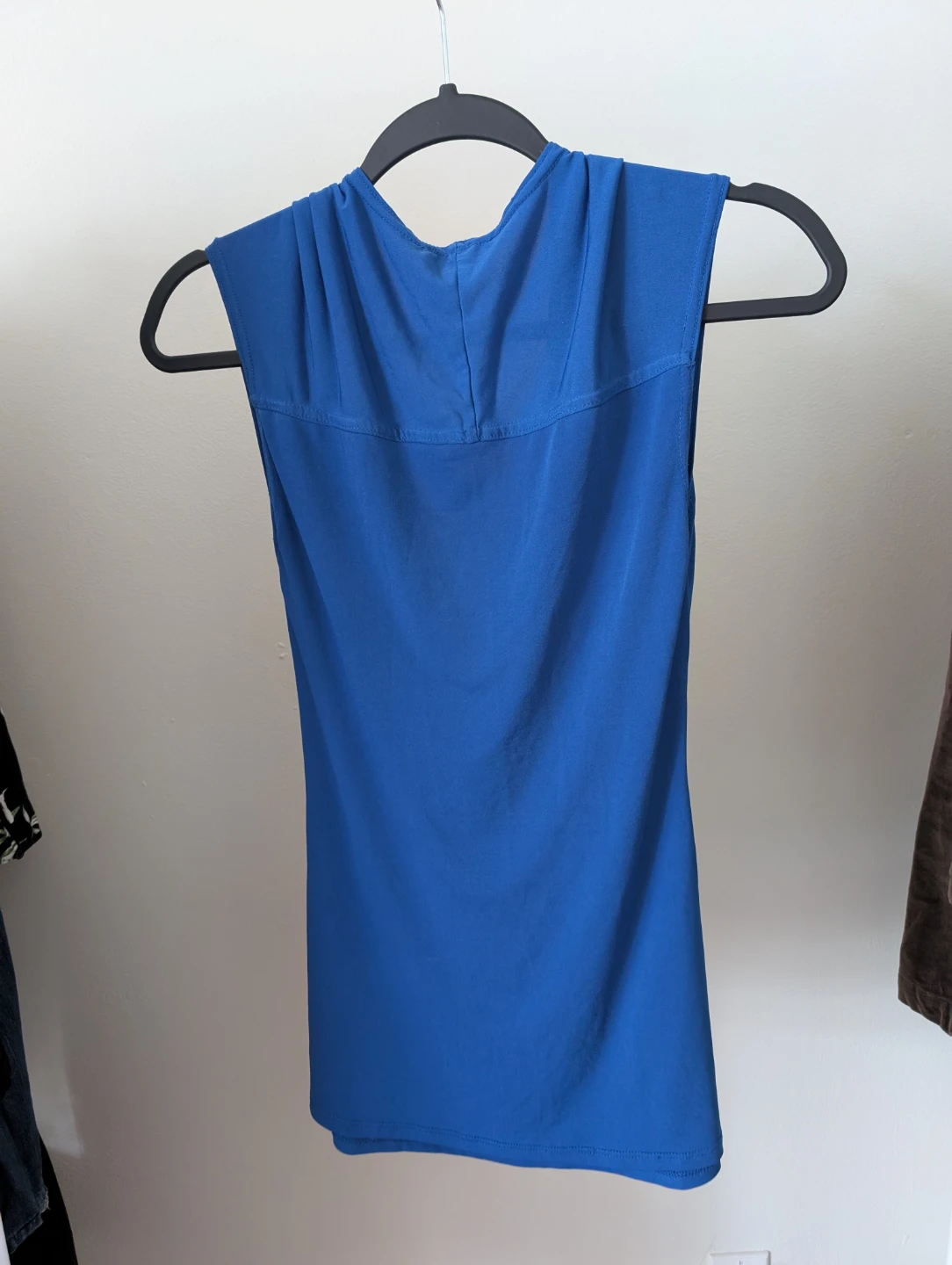 Le Chateau Blue Sleeveless Cowl Neck Top - photo 3