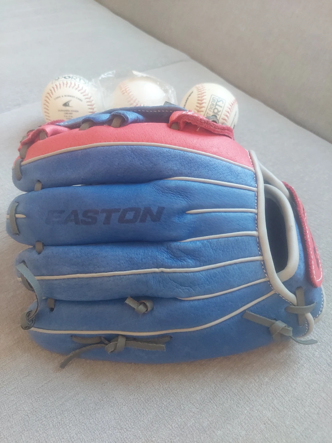 11" Easton Baseball Glove plus 3 balls. - photo 2