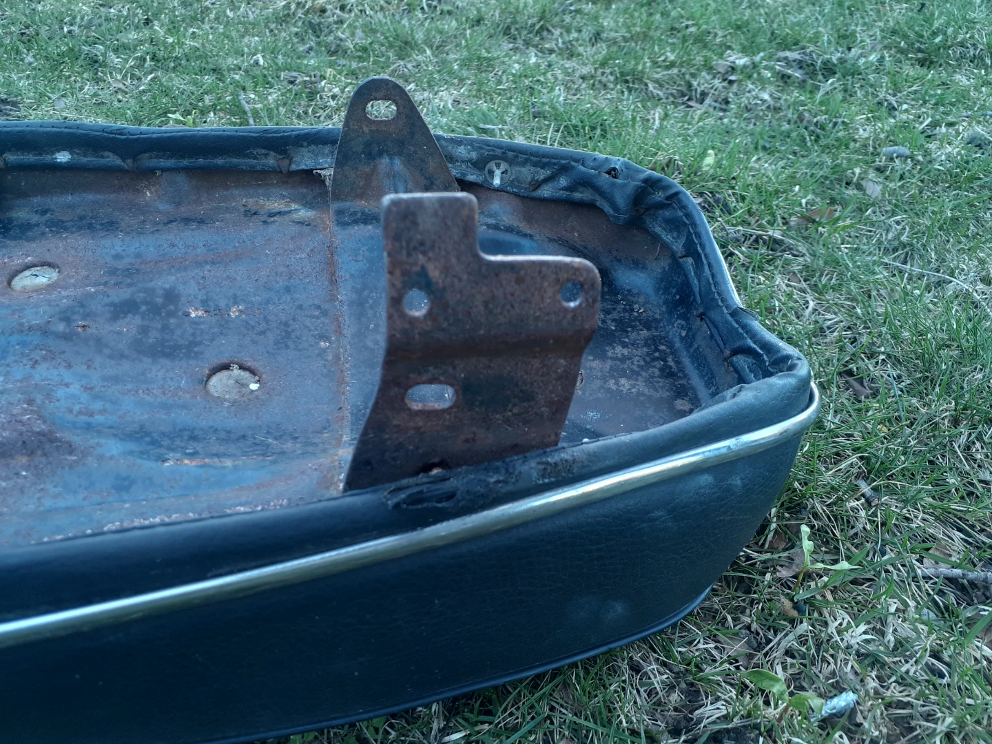 Vintage Honda Motorcycle Seat - photo 5