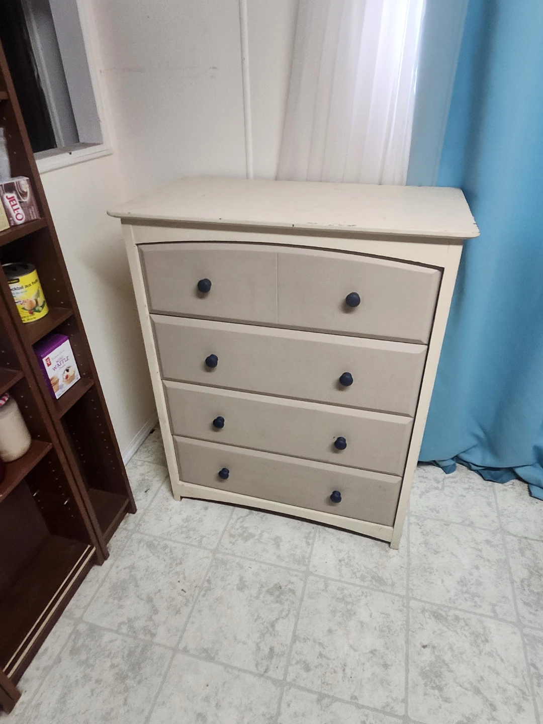 Solid wood 4 drawer dresser
