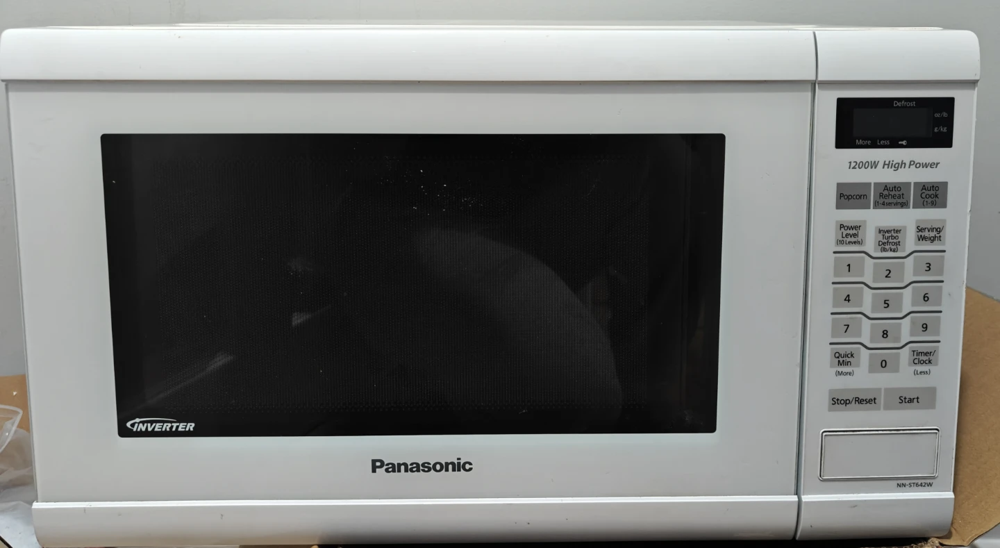 Panasonic 1200W Inverter Microwave NN-ST642W