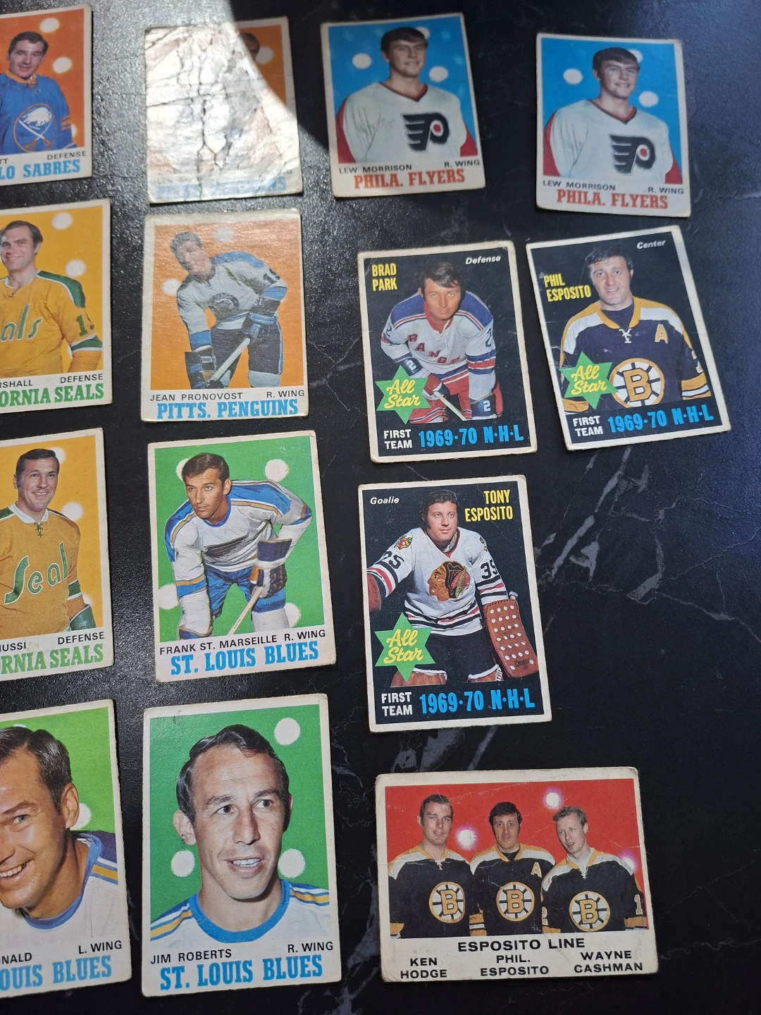 Vintage Hockey Cards from 1960's and 1970's - Various NHLers - photo 3