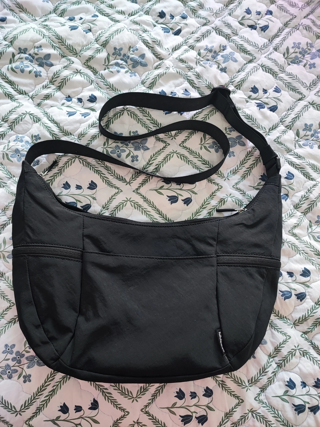 Lululemon Black Crossbody Bag - photo 2