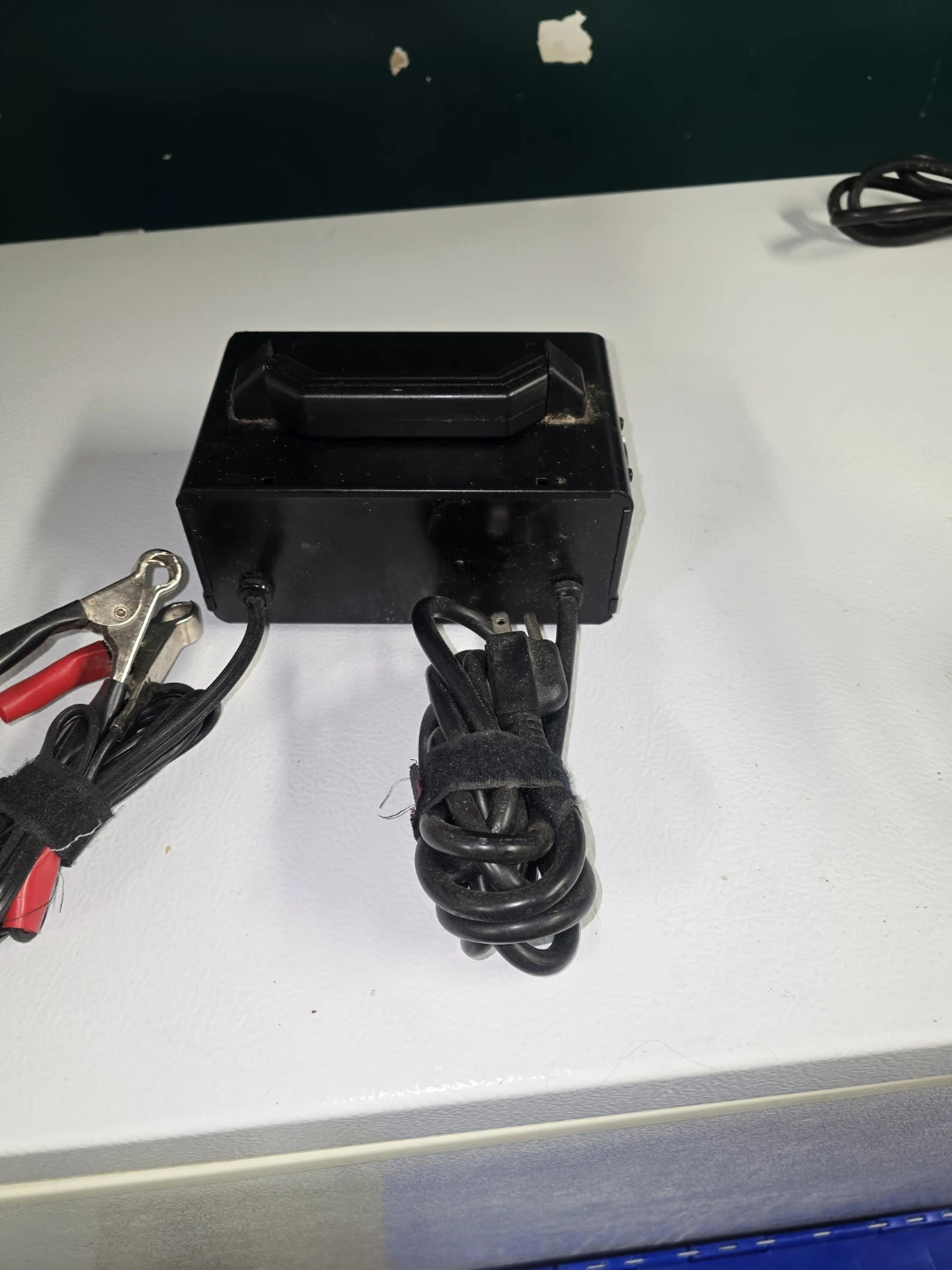 Eliminator Intelligent Battery Charger - photo 3