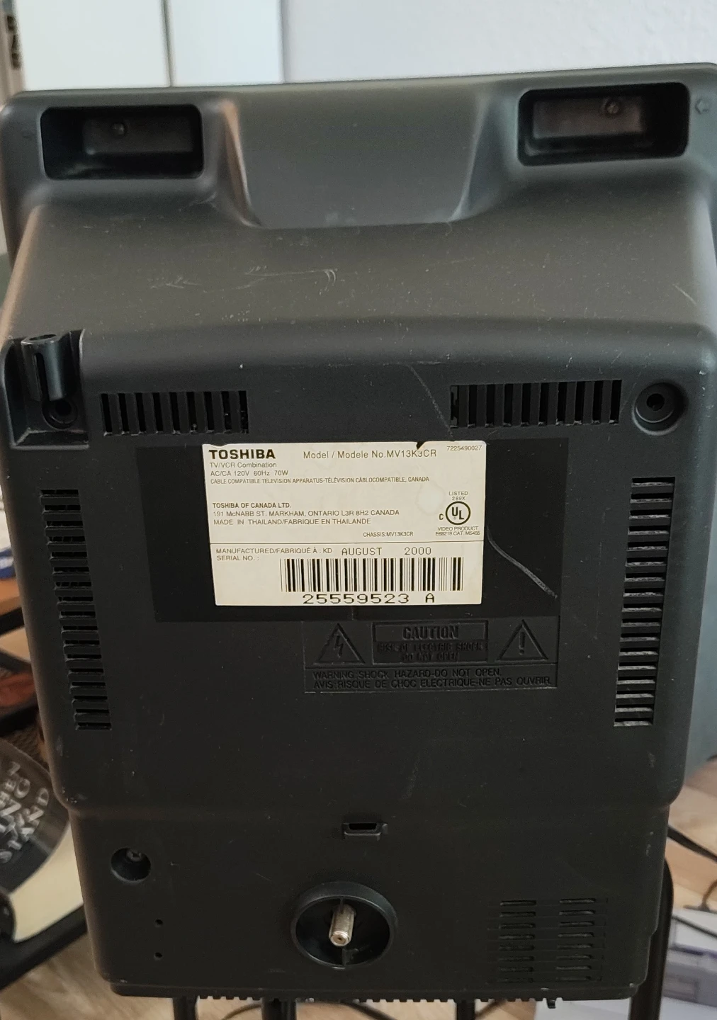 13" Toshiba CRT + VCR combo - photo 2
