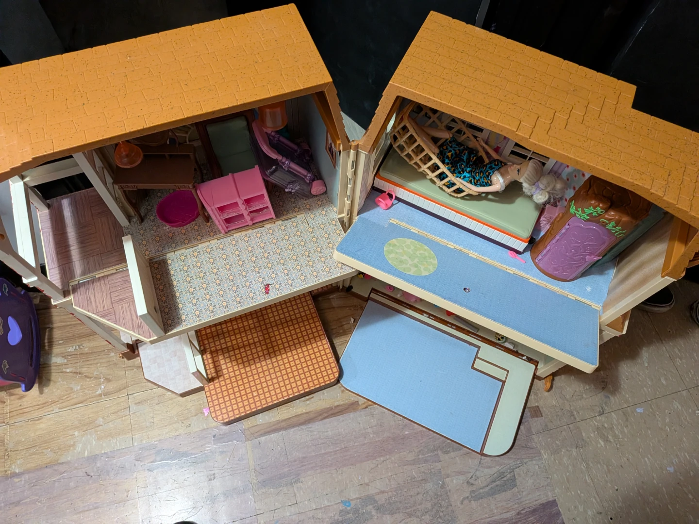 Dollhouse with Furniture and Accessories - photo 2