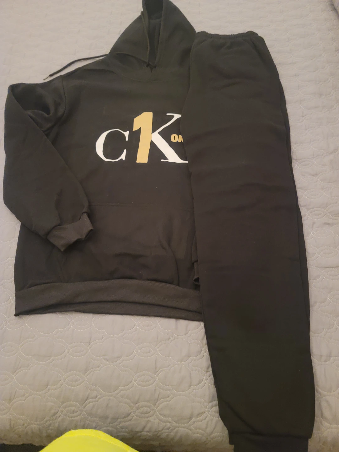 Black Hoodie and Sweatpants Set - photo 3