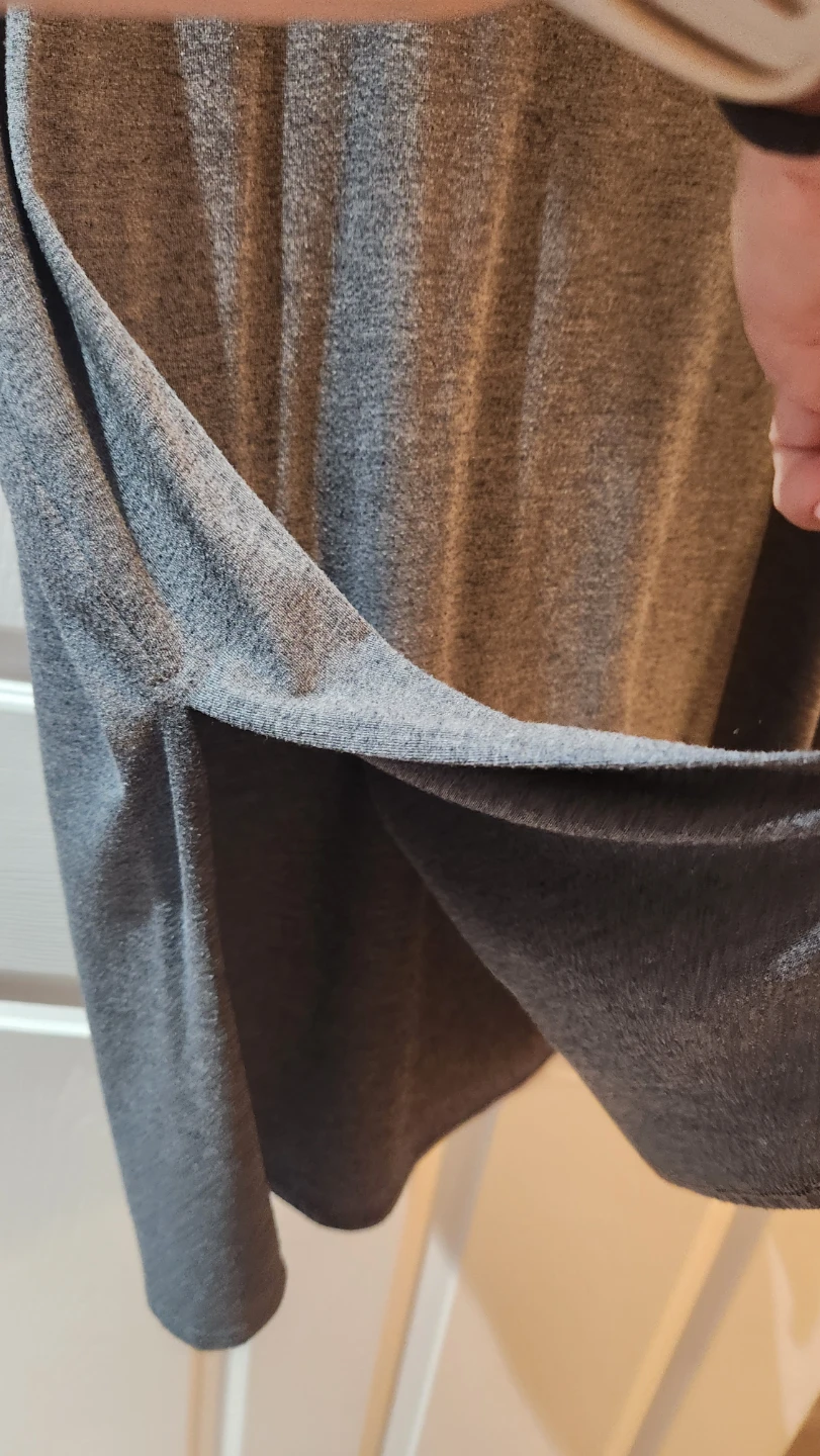 Reitmans Petites Grey T-Shirt - photo 3
