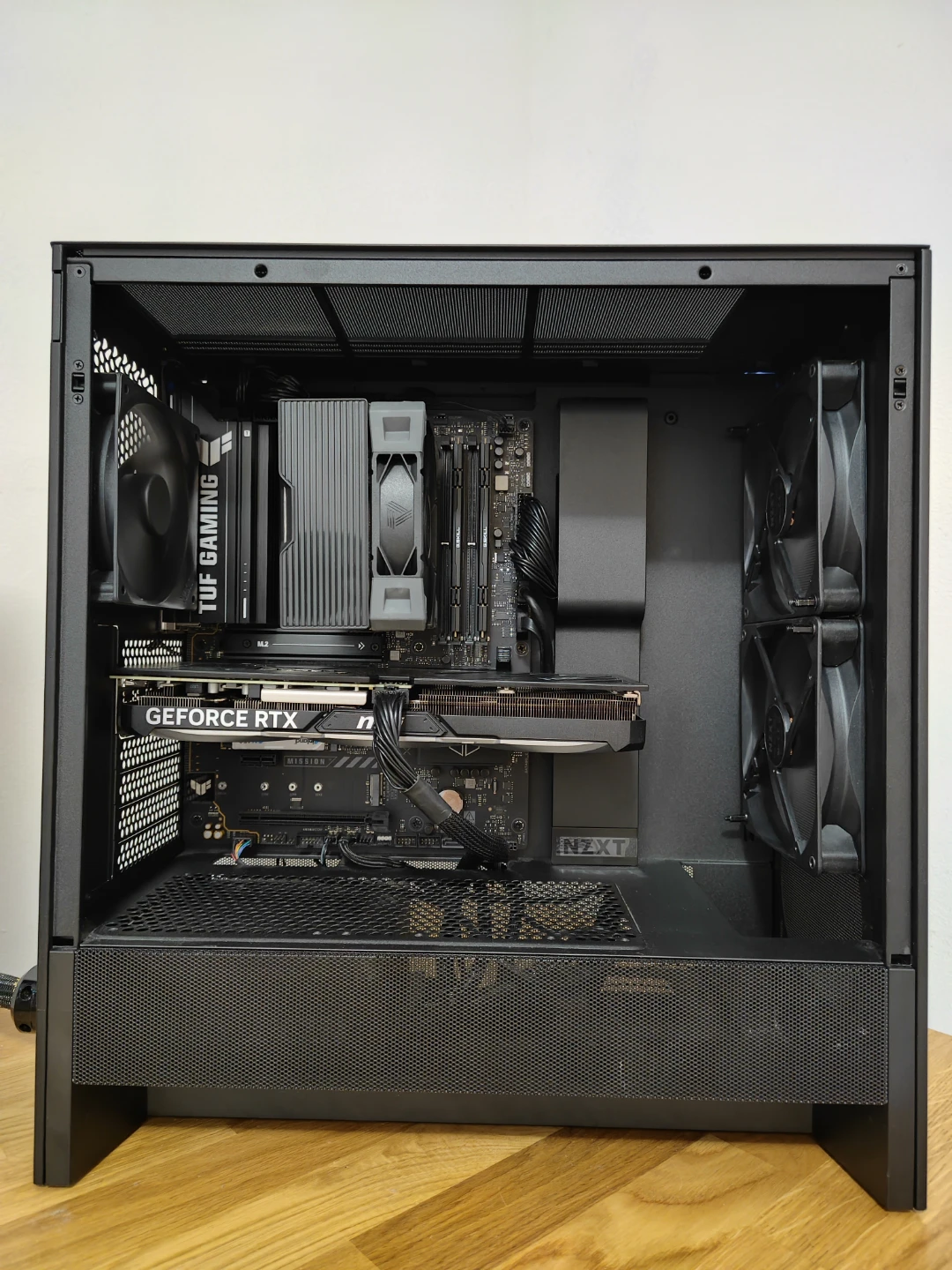 Gaming PC Computer with RTX 4070 Super GPU + Ryzen 7 7700X CPU