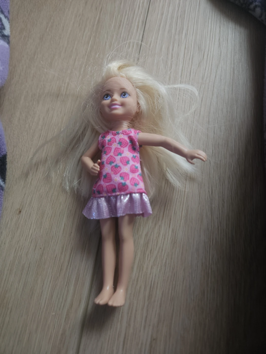 Iso barbie clothes