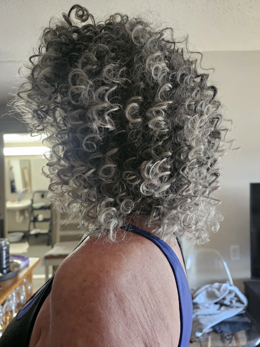 Wig, curly grey and black - photo 4