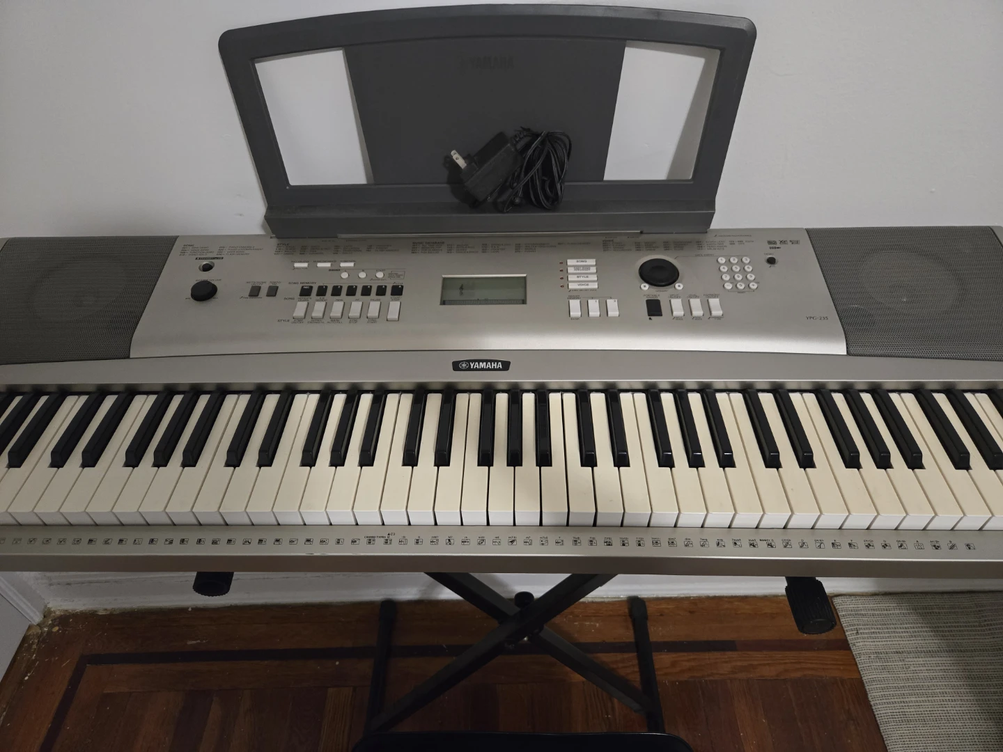 Yamaha YPG-235 76-Key Portable Grand Piano - photo 2