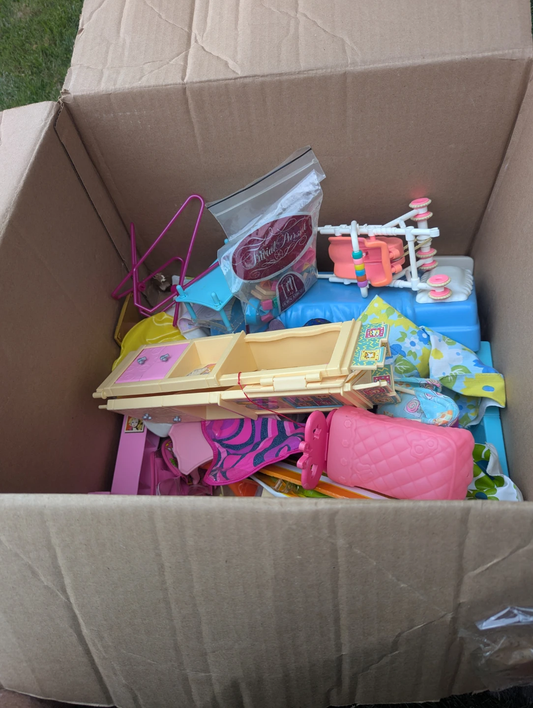 Mixed Lot of Dollhouse Furniture and Accessories