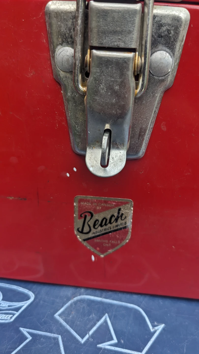 Red Beach Industries Metal Toolbox - photo 2
