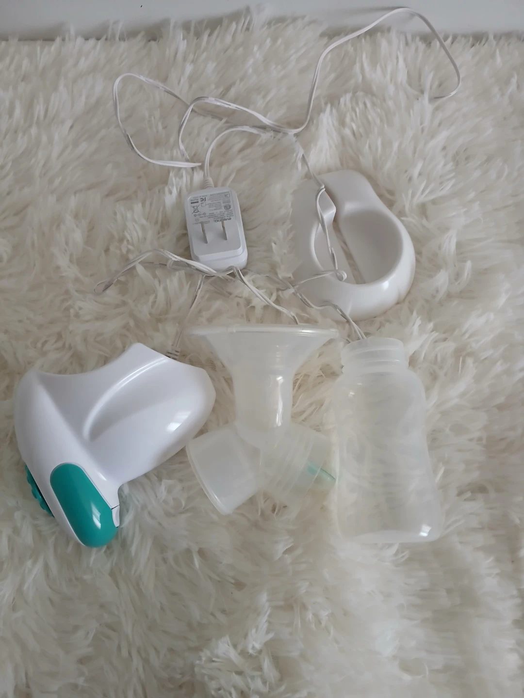 Portable Electric Breast Pump with Accessories - photo 2