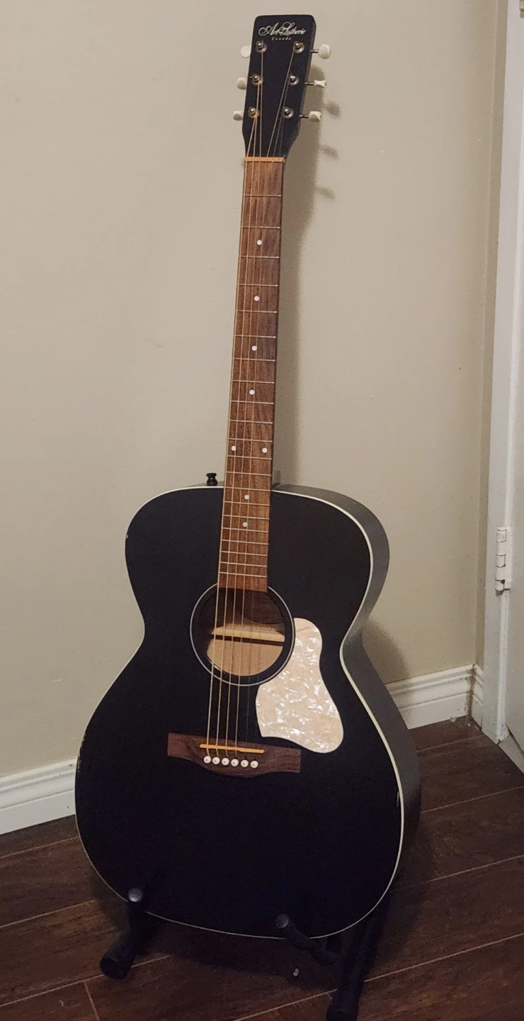 Art & Lutherie Acoustic Guitar (Legacy Faded Black)