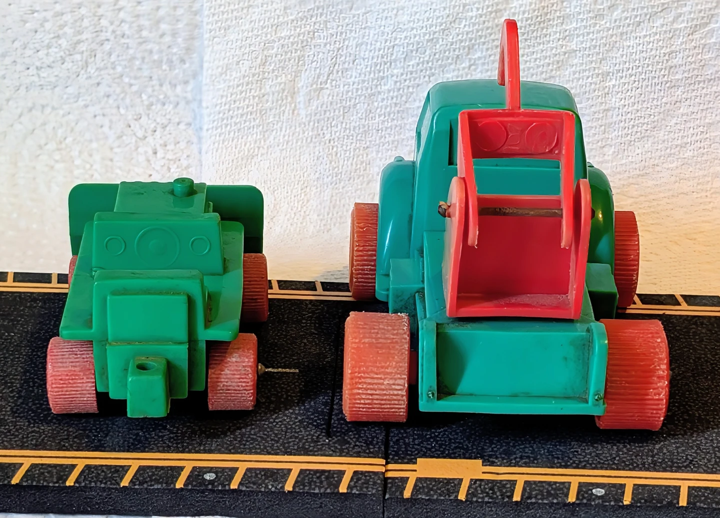 Vintage Swedish Green Tow Truck and Bulldozer Toy - photo 5