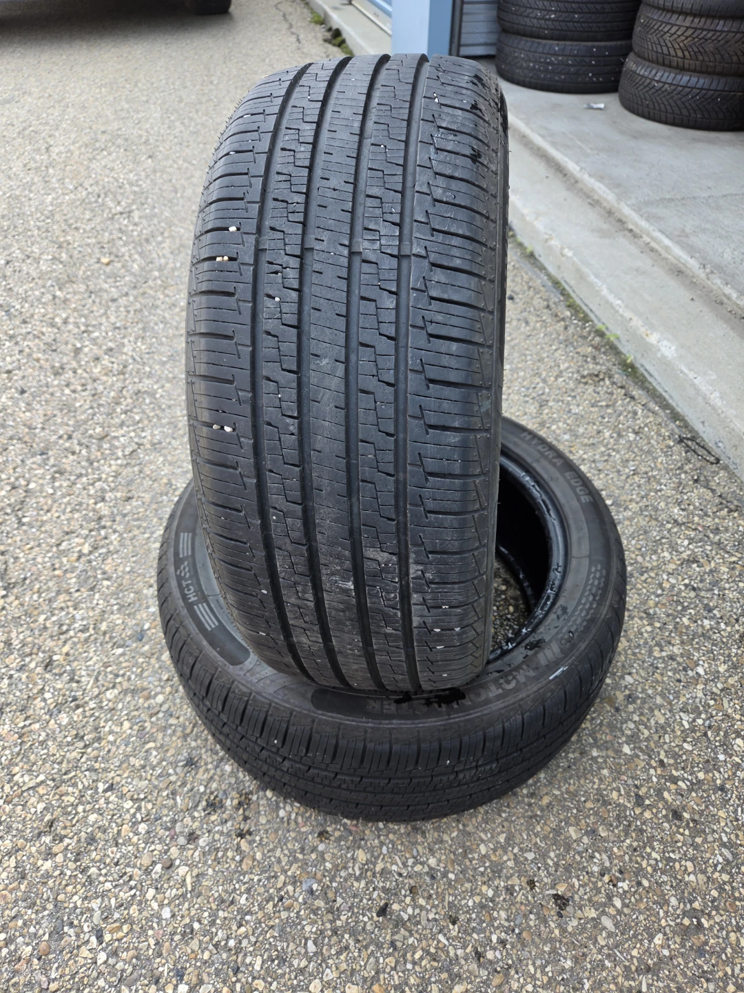 215/50R17 Hydraedge Tire set of 2