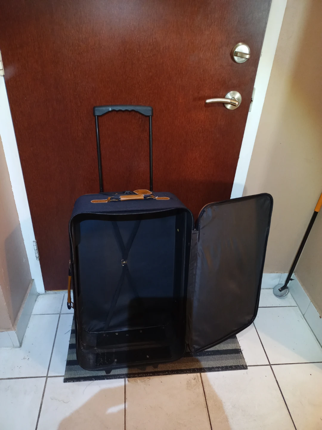 Luggage - photo 2