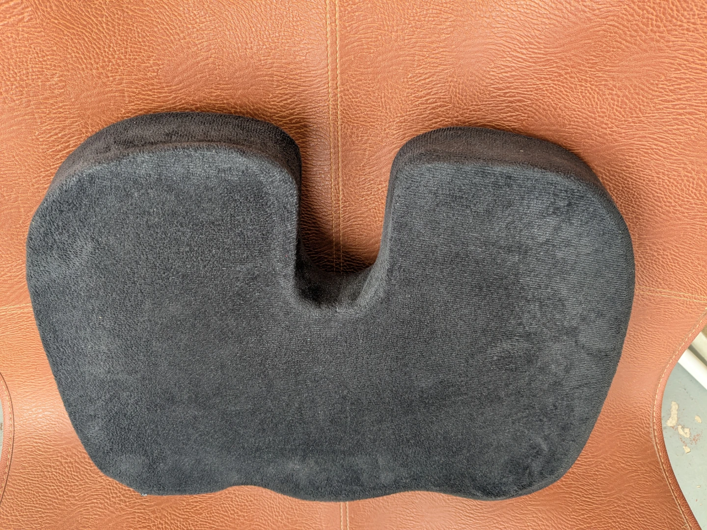 Black Ergonomic Seat Cushion - photo 2