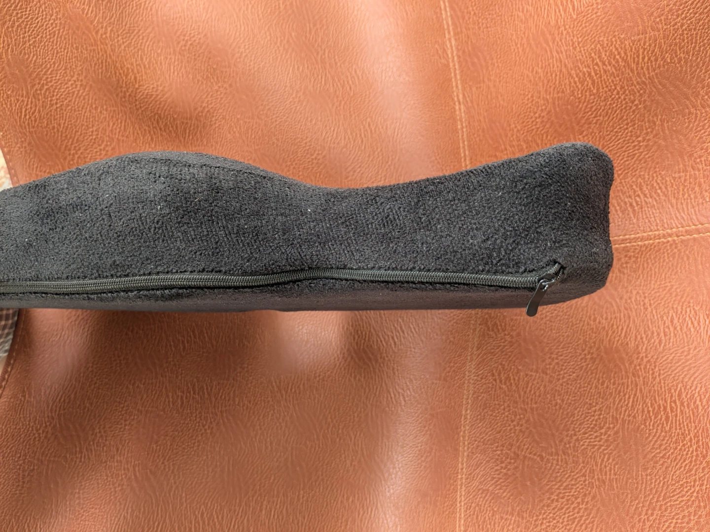 Black Ergonomic Seat Cushion - photo 3
