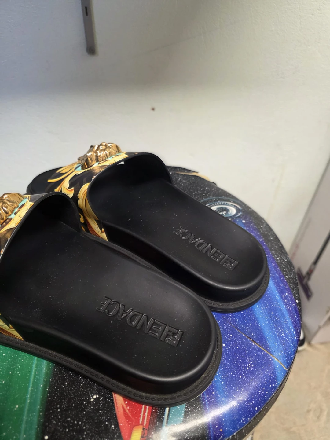 authentic 9.5 Versace Medusa Slides - Black/Gold - photo 4