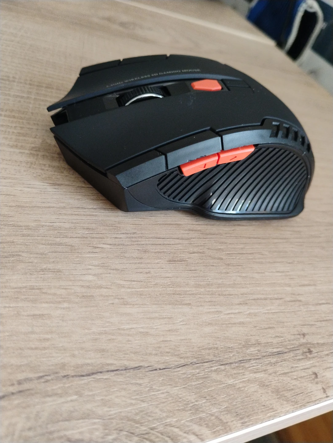 Gaming Mouse With Side Buttons - photo 2