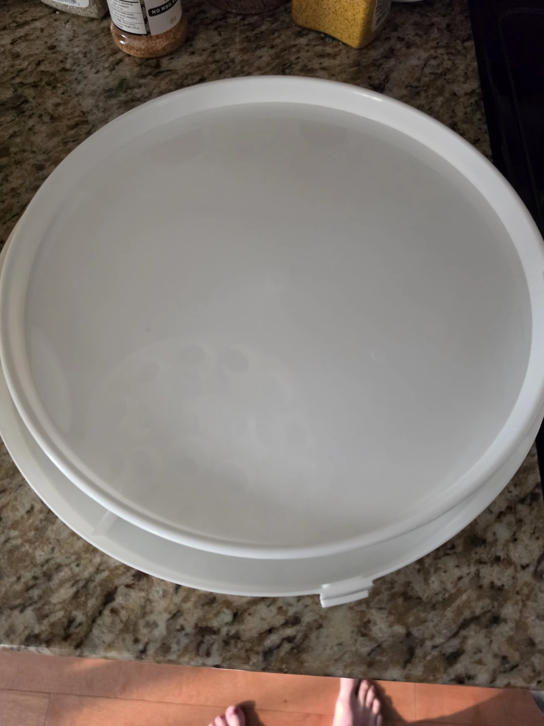 Chefables Round Divided Serving Platter with Lid - photo 5
