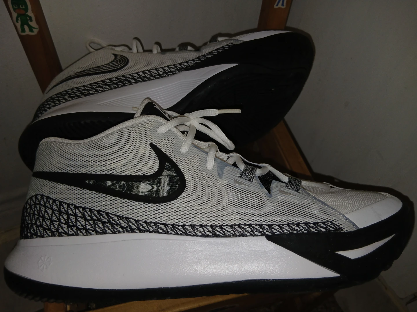 Nike Kyrie Low 5 Men's Basketball Shoes - photo 3