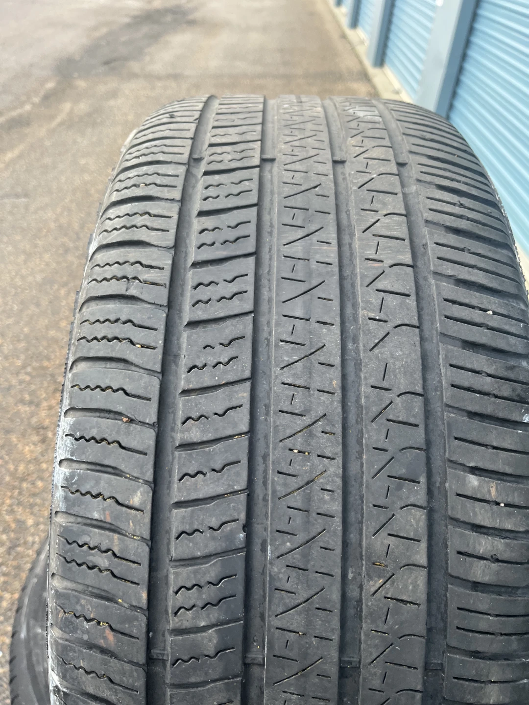 255/40R21 Pirelli Scorpion Zero All Season Tires - photo 3