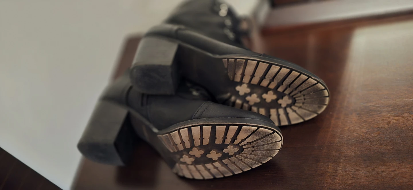 Black Lace-Up Heeled Boots - photo 4
