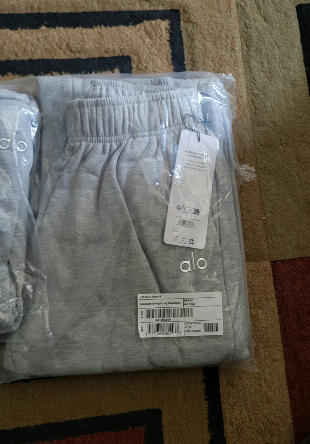 Alo Yoga Grey mens set - photo 2