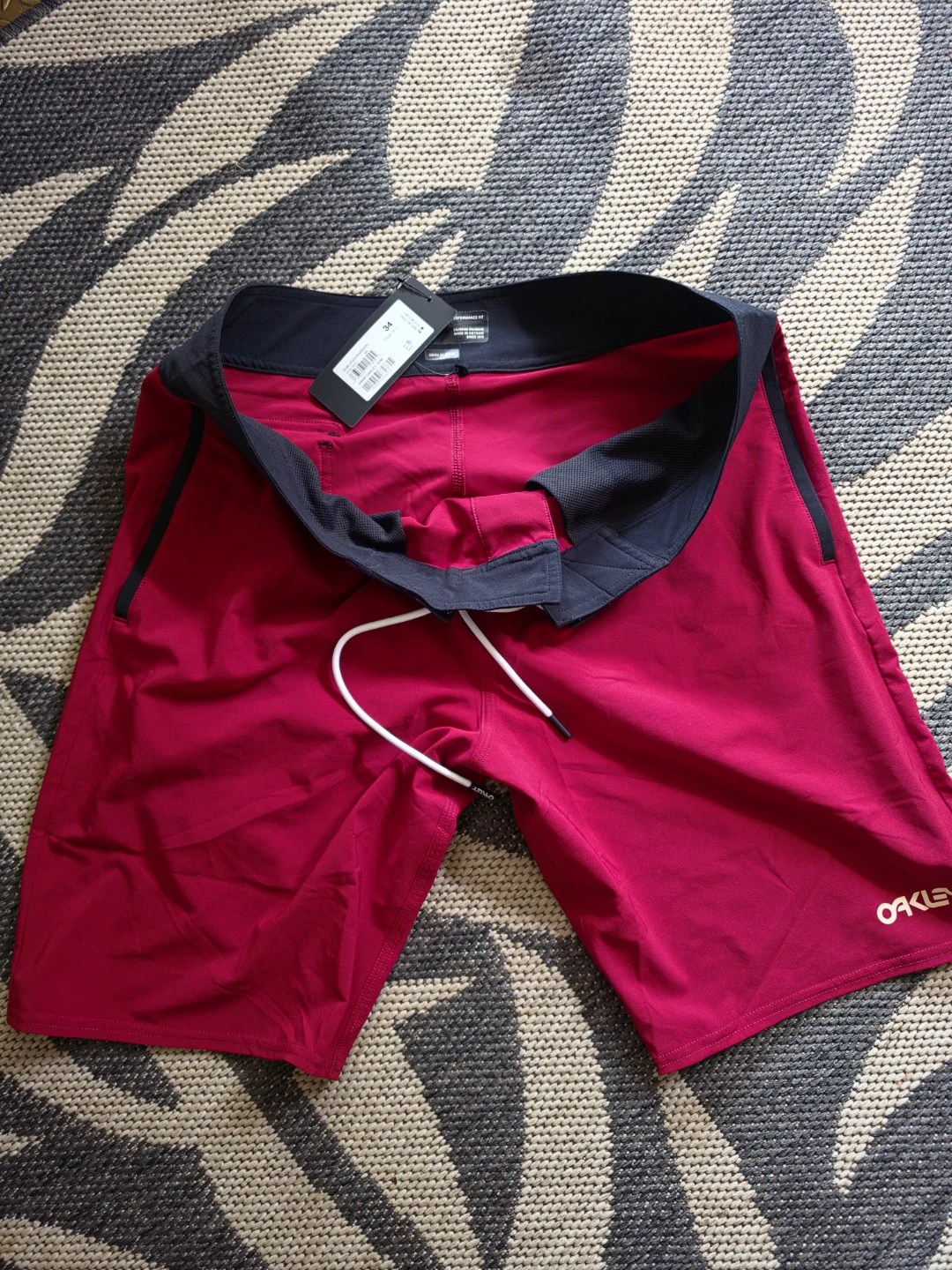(New) Oakley Men's Board Shorts - Red-Size 34 - photo 4