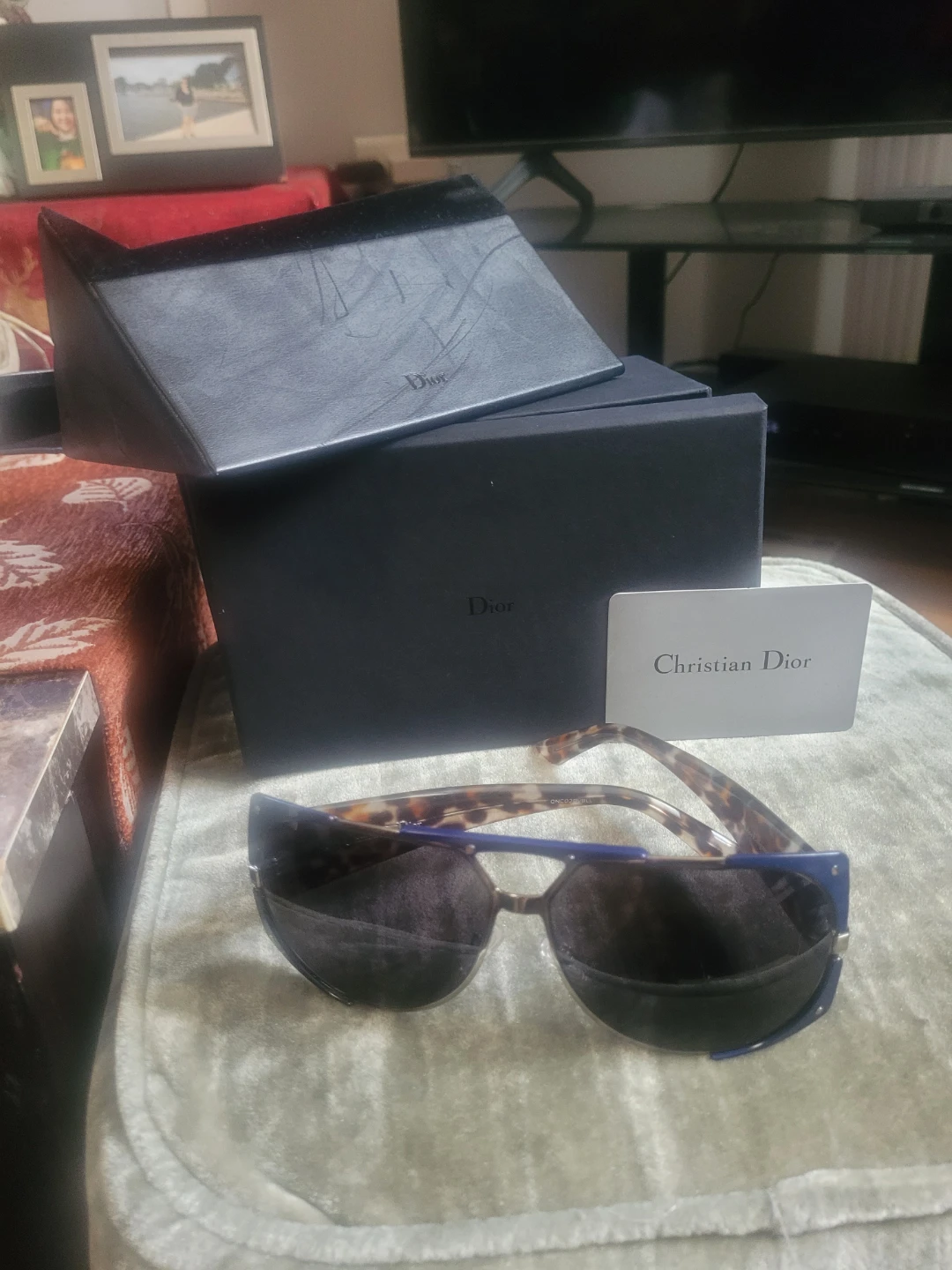 CD sunglasses W