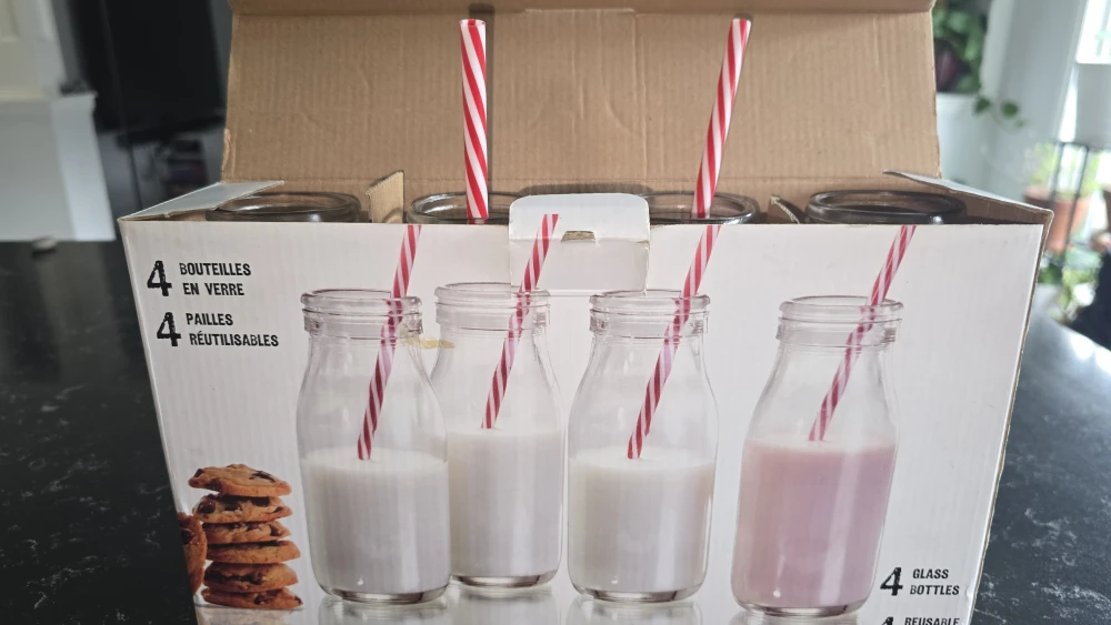 4 Glass Milk Bottles with Reusable Straws
