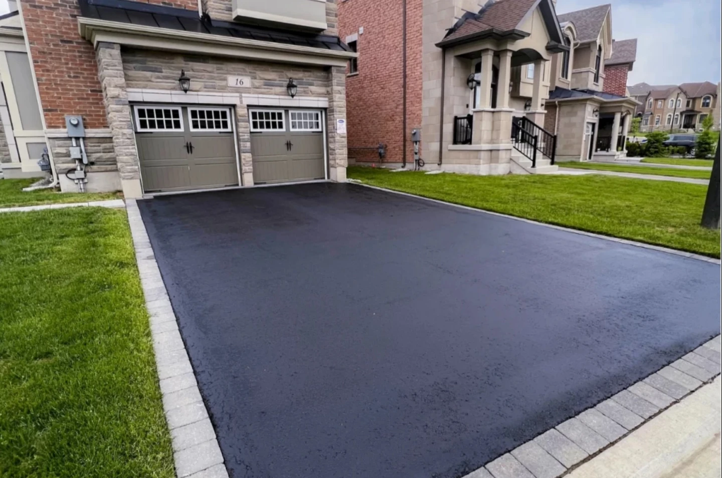 Driveway seal - photo 2